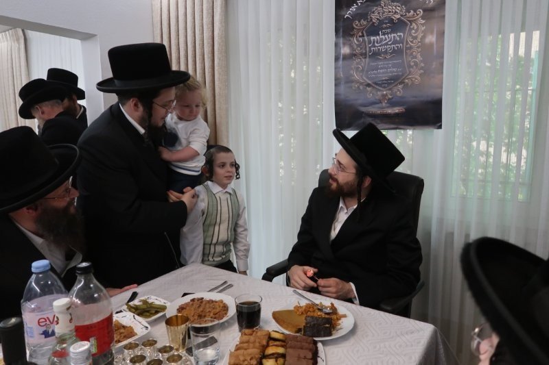 באדיבות המצלם