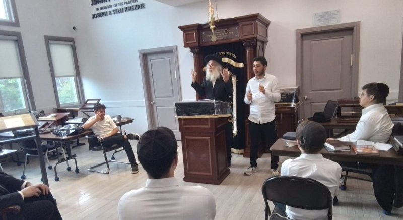 באדיבות המצלם