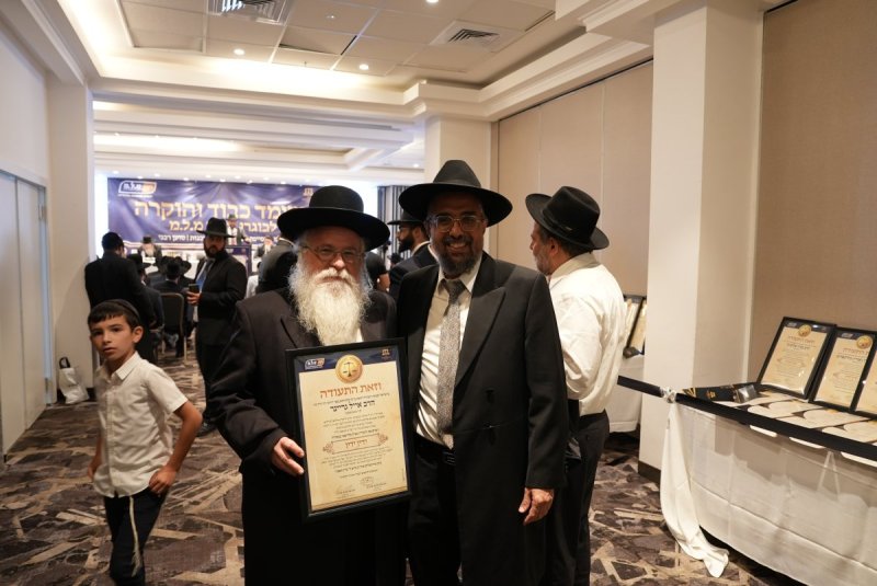 באדיבות המצלם