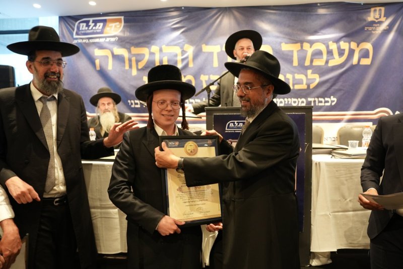 באדיבות המצלם