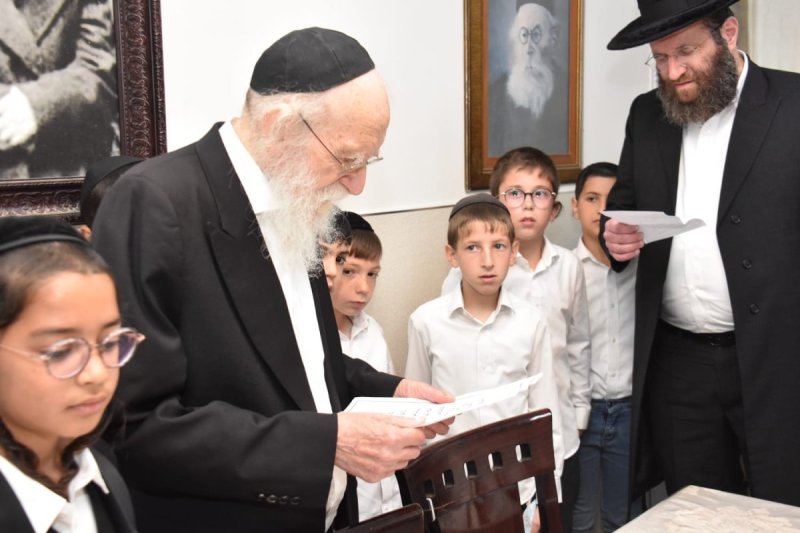 באדיבות המצלם