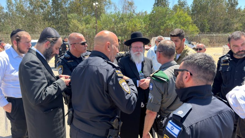 באדיבות המצלם