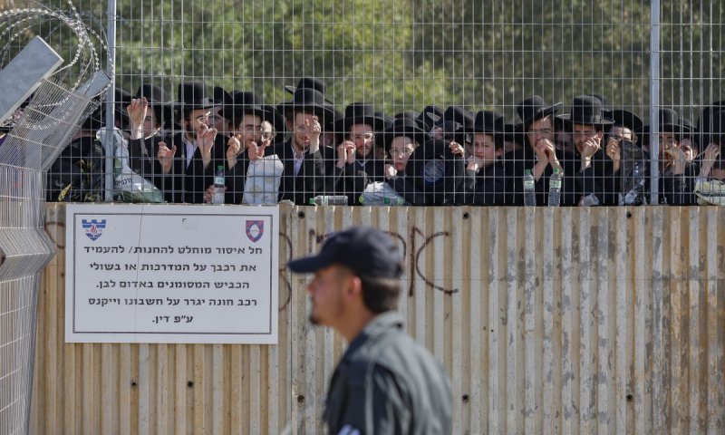 אחרי גור: המוני בני תורה ספרדים יגיעו הערב לכלא 10