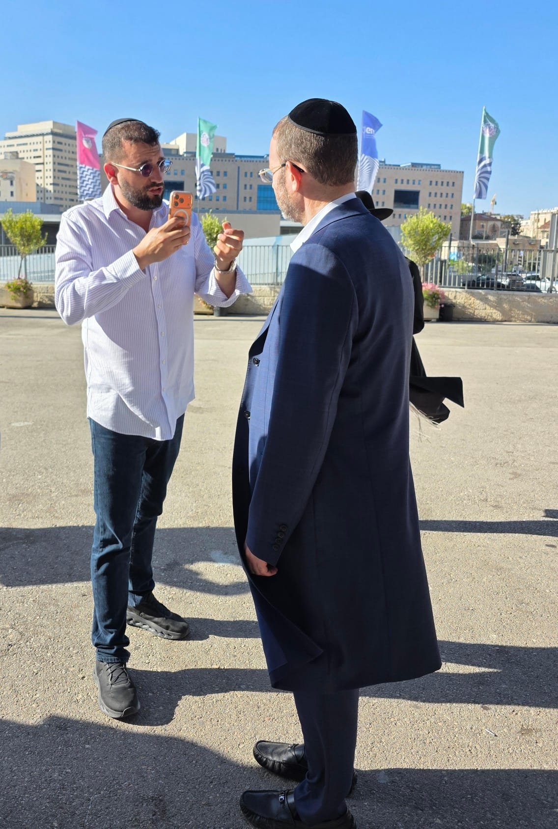 באדיבות המצלם