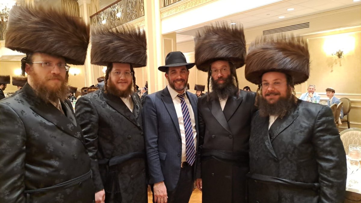 באדיבות המצלם