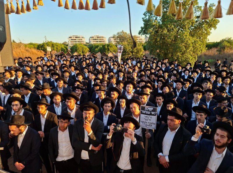 באדיבות המצלם