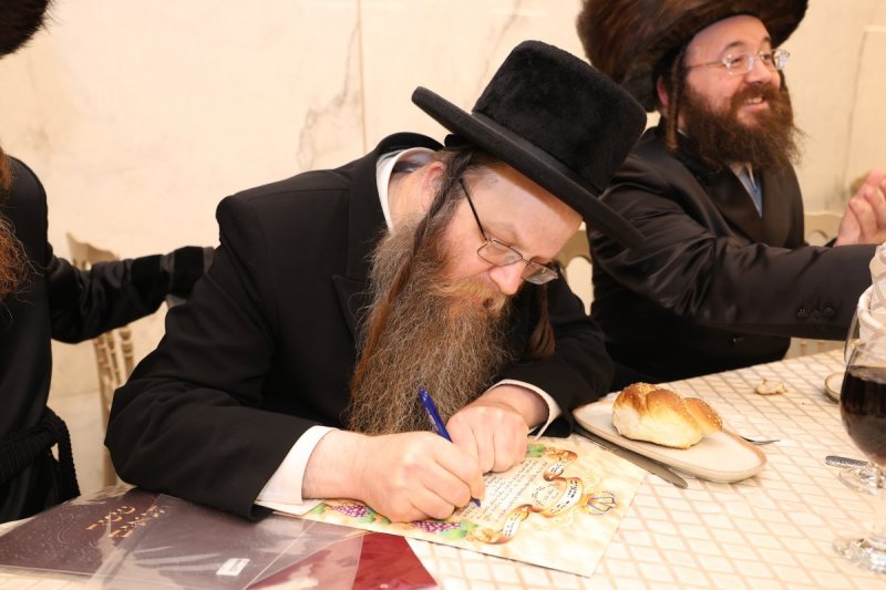 באדיבות המצלם