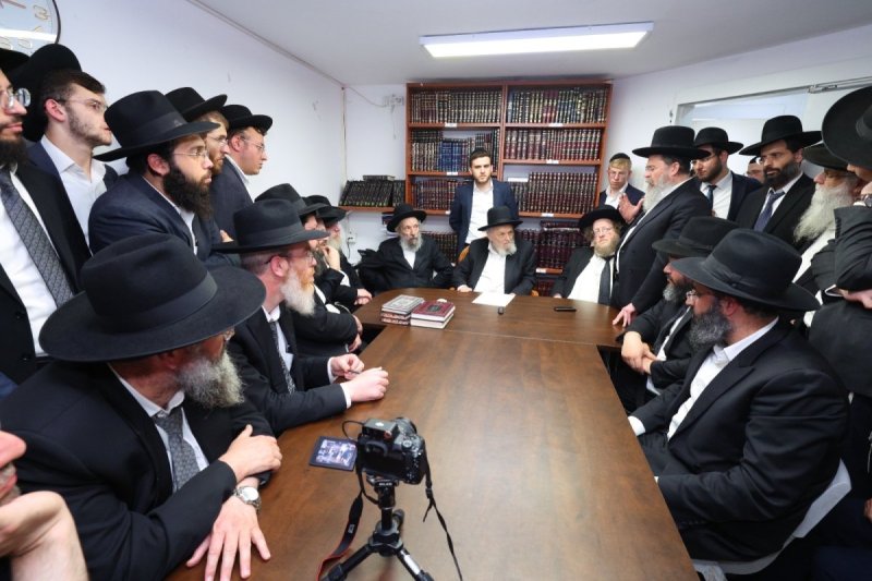 באדיבות המצלם