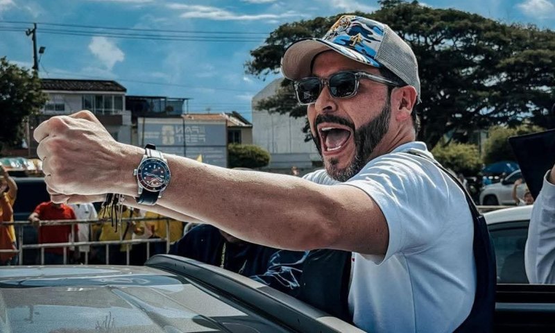 תומך בטראמפ ונתניהו: ניצח בבחירות בקולומביה, יריביו מאשימים בהטיית התוצאות
