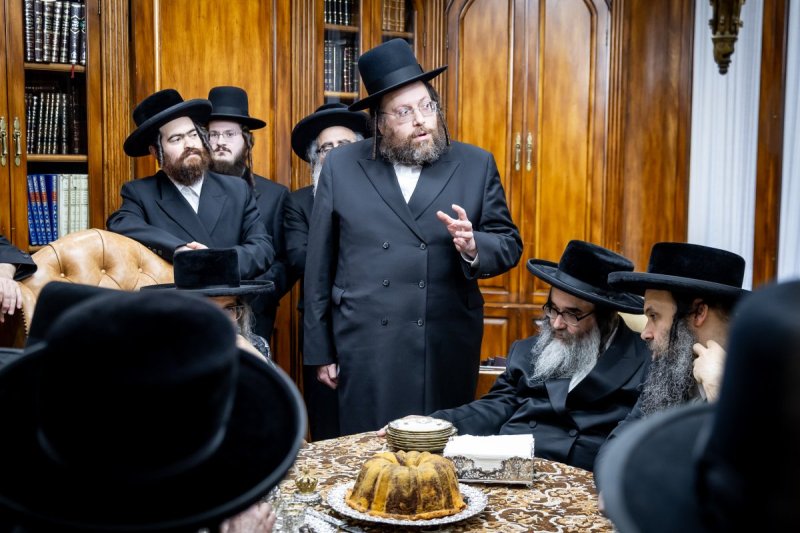 באדיבות המצלם