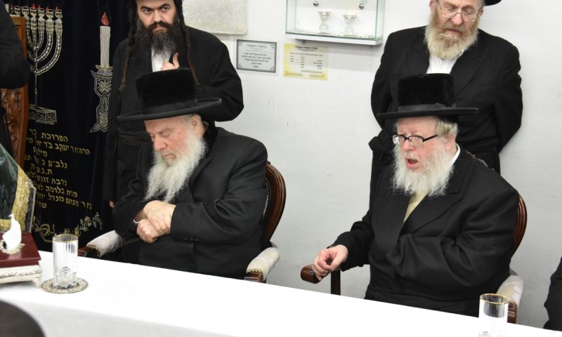שבעה לבנו של האדמו"ר: בוואסלוי התכנסו לעצרת הספד