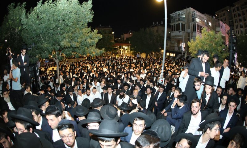מפורת יוסף: המונים ליוו את הצדיק הנסתר רבי רחמים עטיה זצ"ל