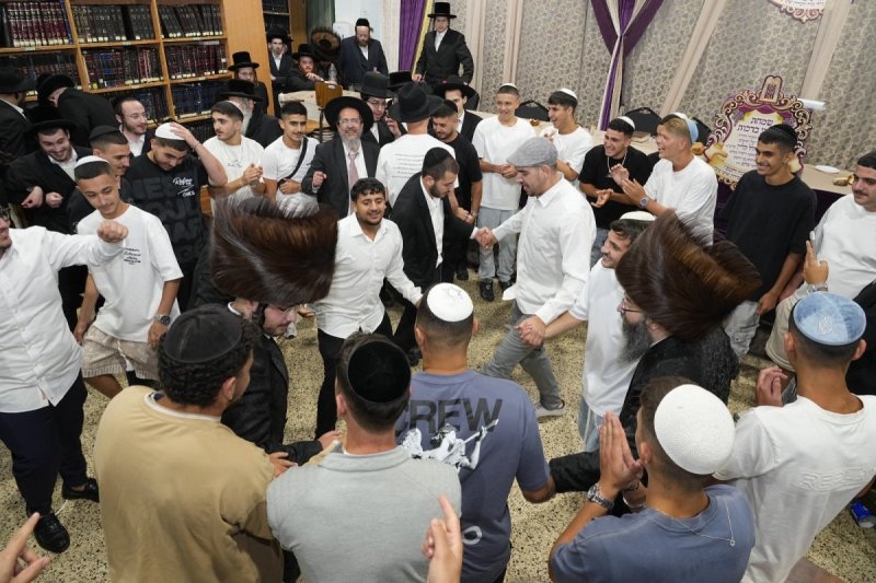 באדיבות המצלם