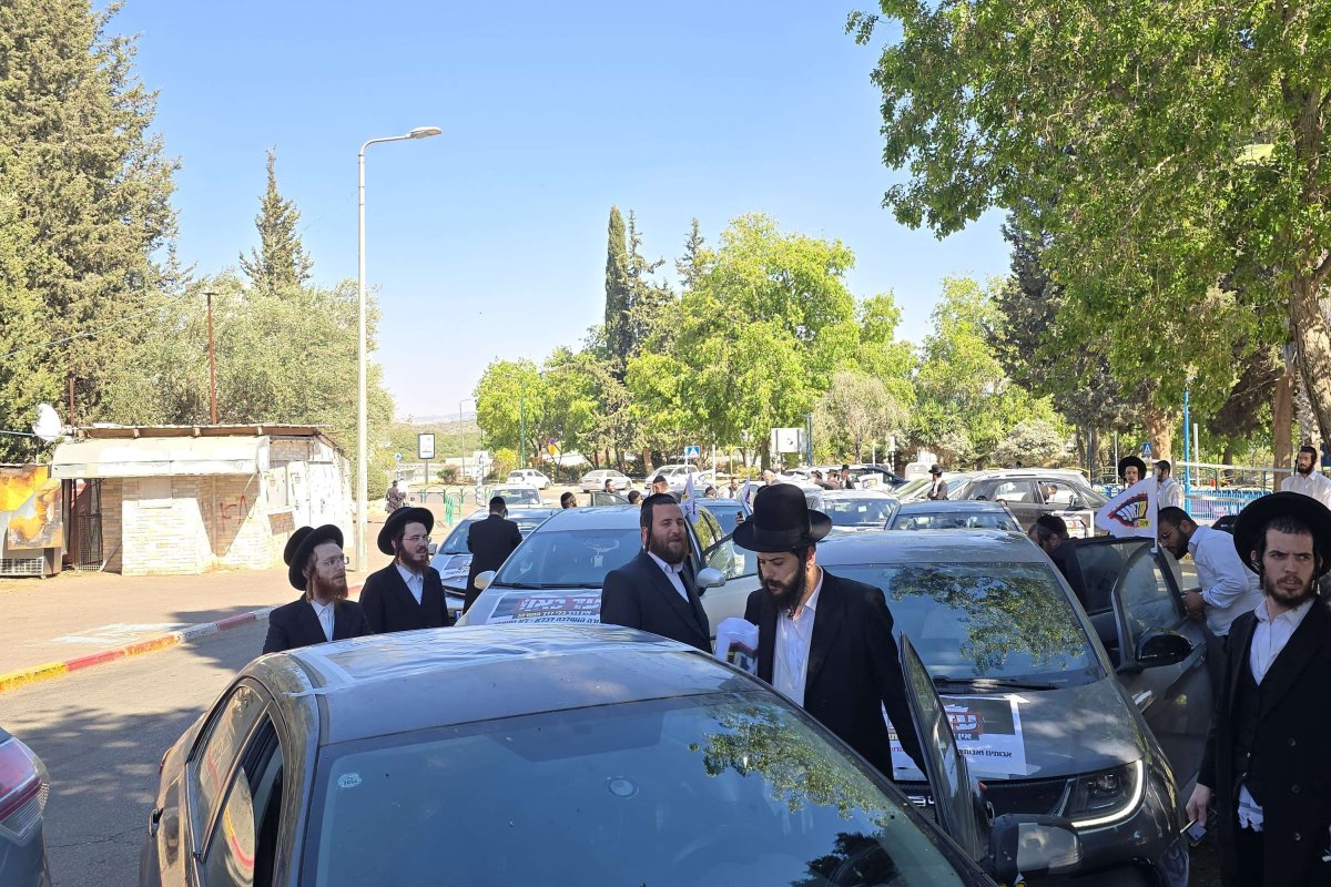 באדיבות המצלם