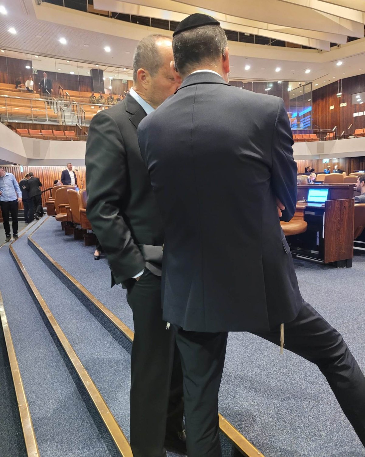 באדיבות המצלם