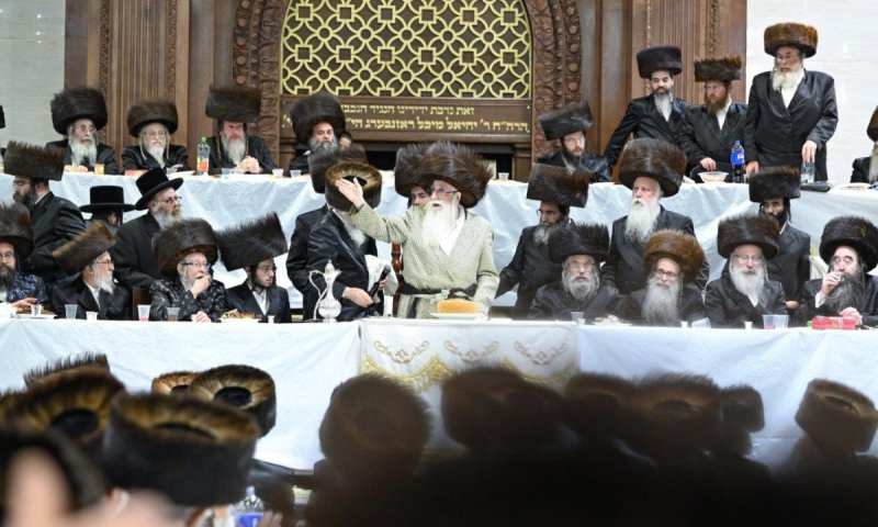 מהראשון ועד האחרון: שרשרת מעמדי השבע ברכות בבית צאנז