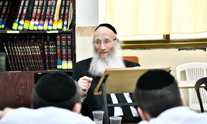סיום הלכות בורר: הגרי"א דינר מסר שיעור בכולל 'עטרת גבריאל'