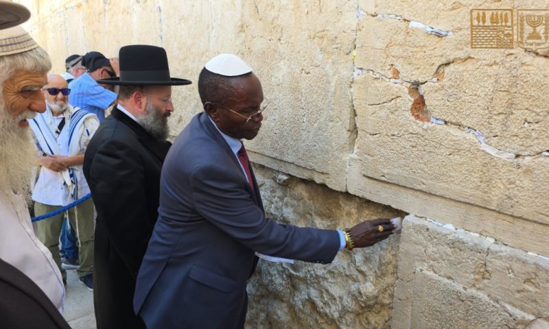 שר החוץ של דרום סודן בכותל: "ה' מעולם לא נטש אתכם"