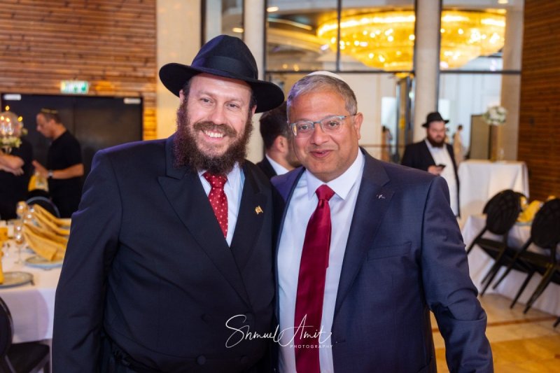 שמואל עמית