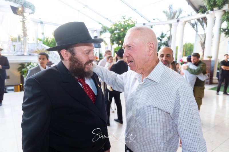 שמואל עמית