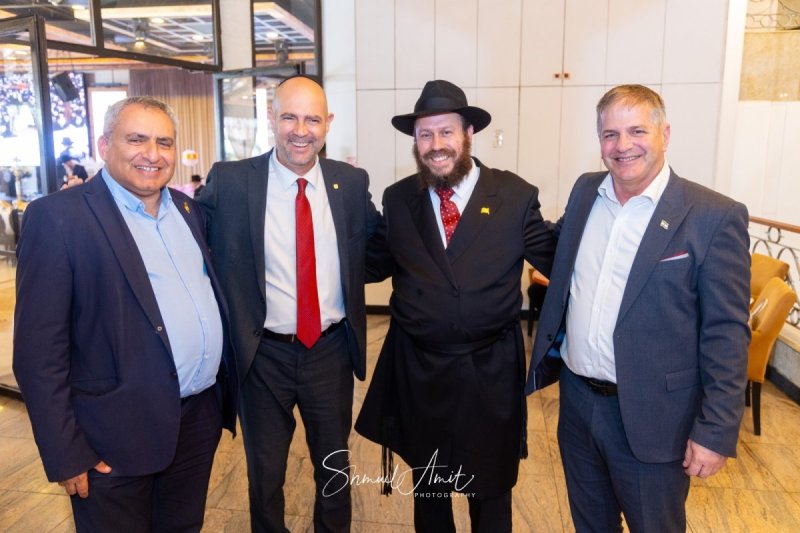 שמואל עמית