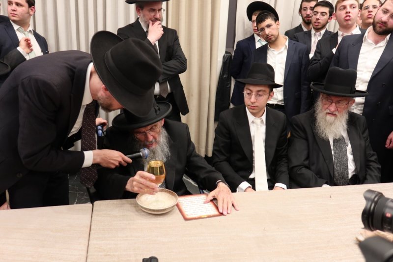באדיבות המצלם
