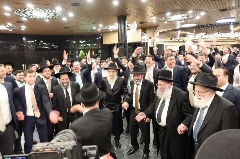 באדיבות המצלם