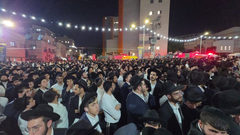 באדיבות המצלם