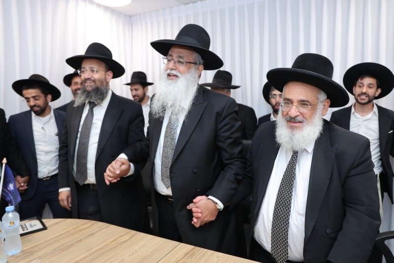 נועם אליהו