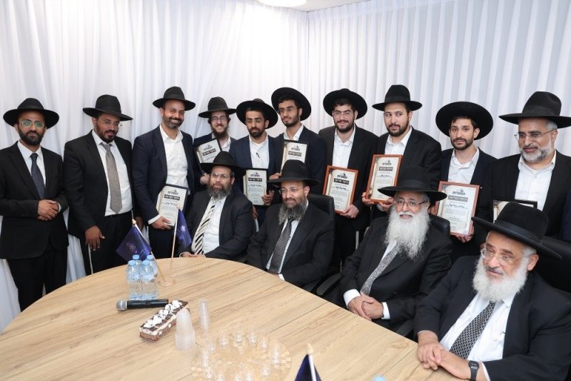 נועם אליהו