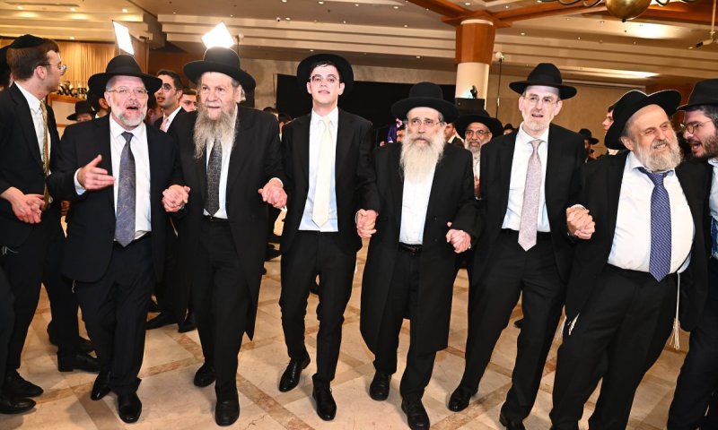 הנאמן של הגרמ"ש אדלשטיין חיתן בת כולם הגיעו לאחל מזל טוב