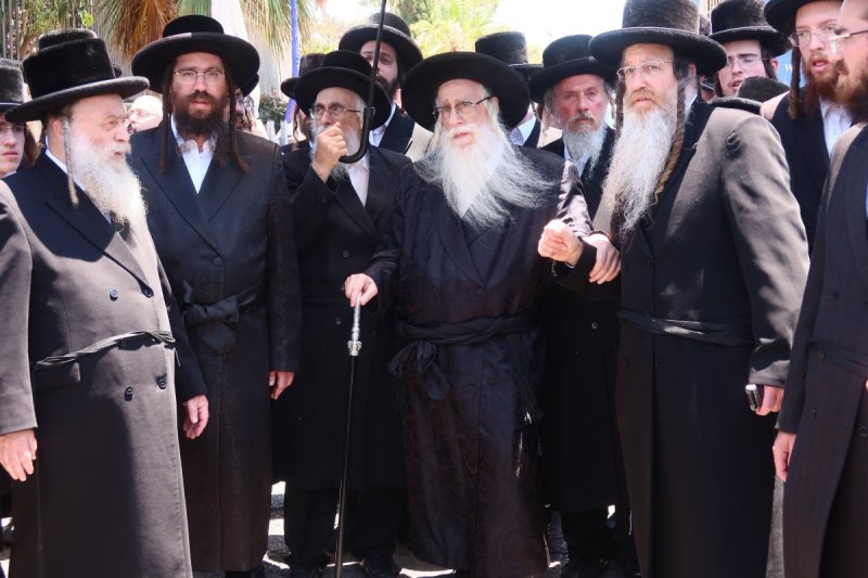 באדיבות המצלם