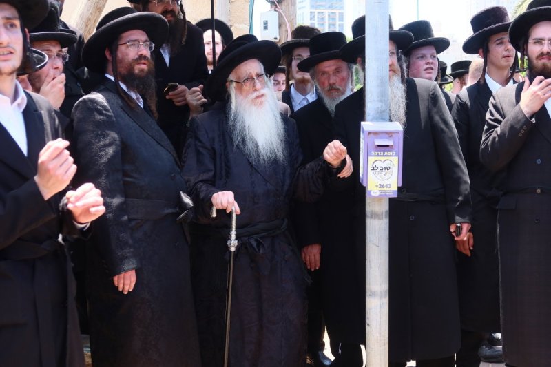 באדיבות המצלם