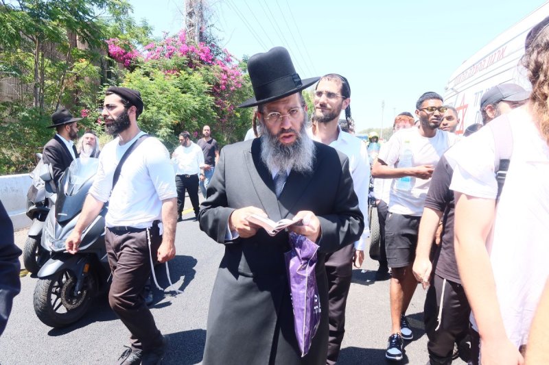 באדיבות המצלם