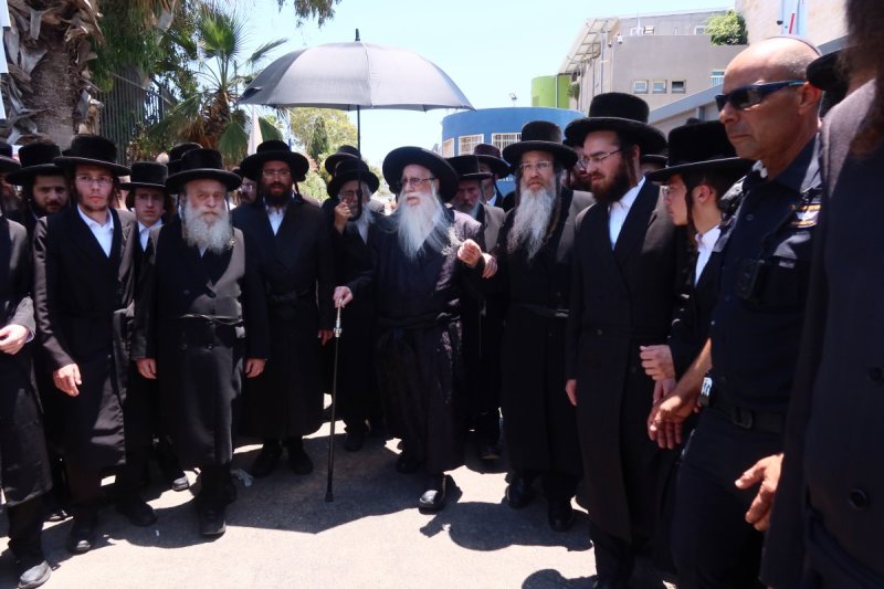 באדיבות המצלם