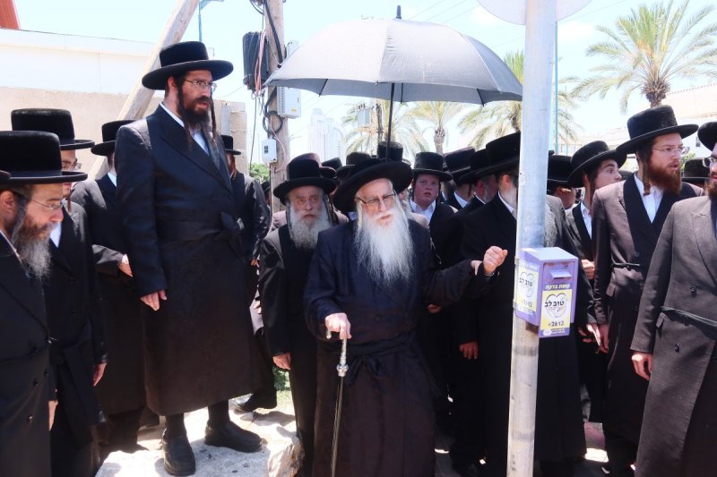 באדיבות המצלם