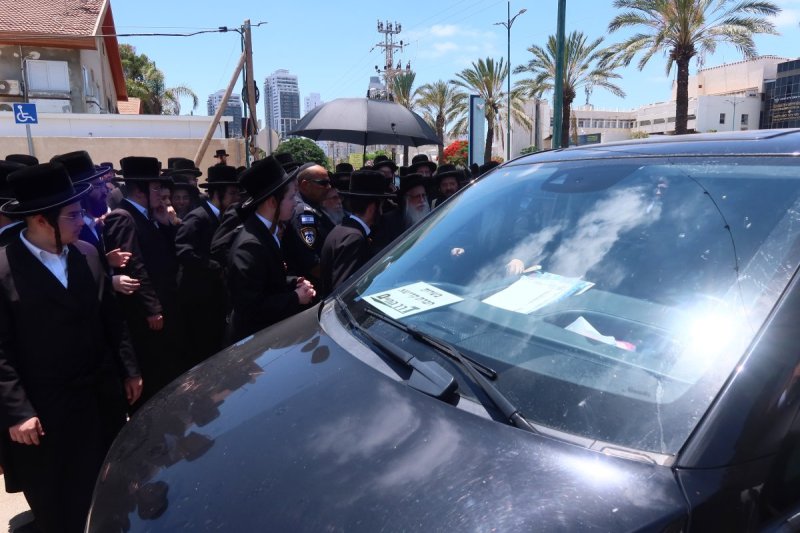 באדיבות המצלם