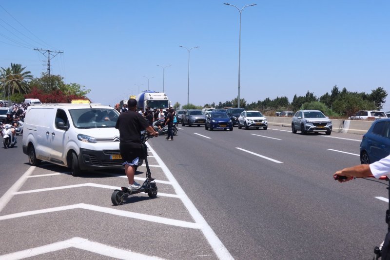 באדיבות המצלם