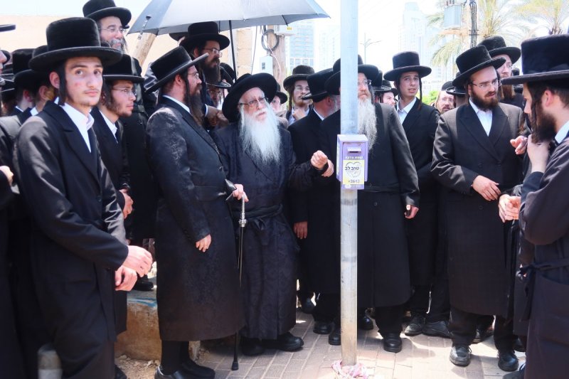 באדיבות המצלם