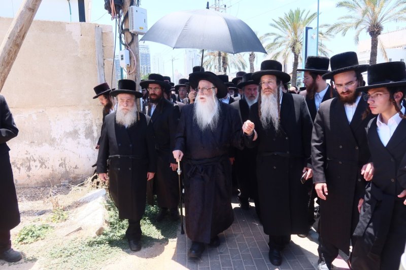 באדיבות המצלם