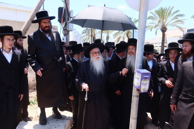 באדיבות המצלם