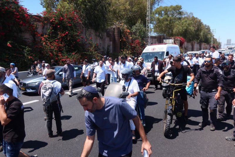 באדיבות המצלם