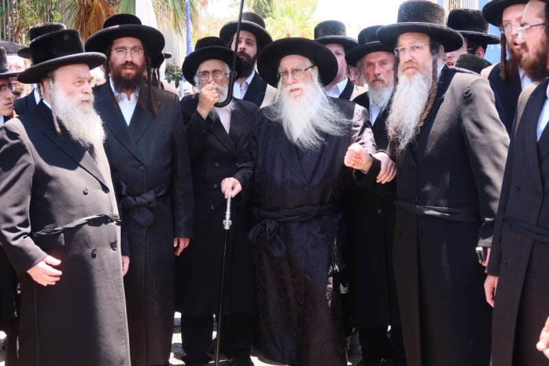 באדיבות המצלם