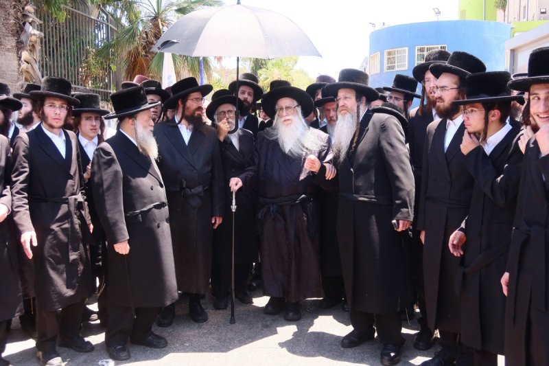 באדיבות המצלם