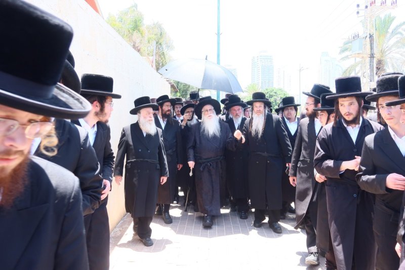 באדיבות המצלם