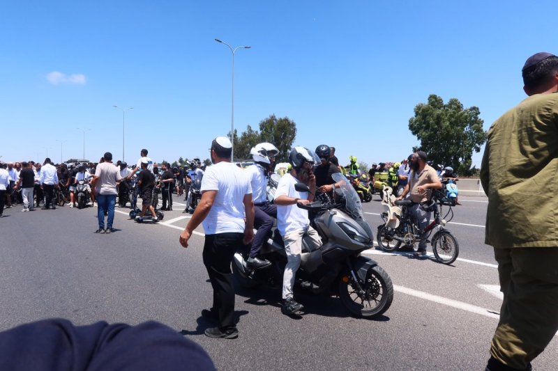באדיבות המצלם