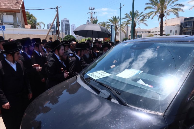 באדיבות המצלם