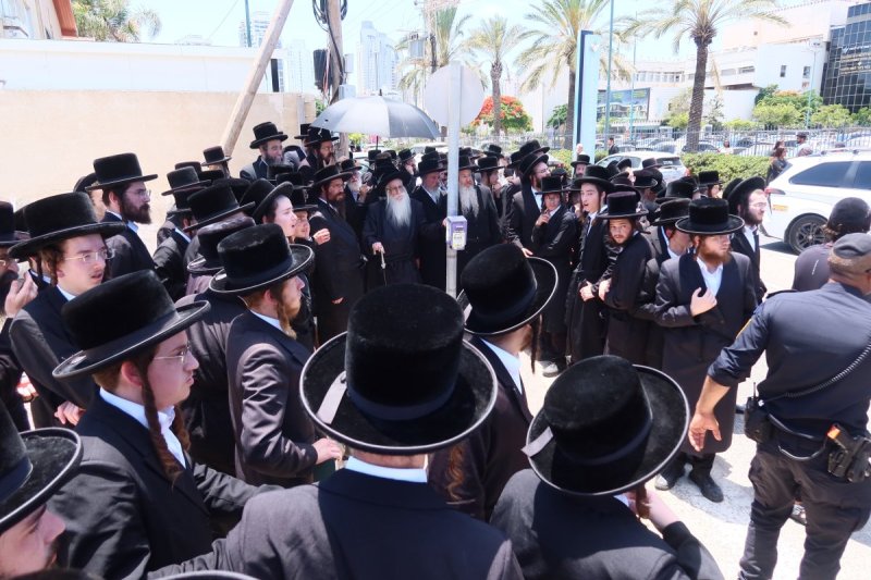 באדיבות המצלם