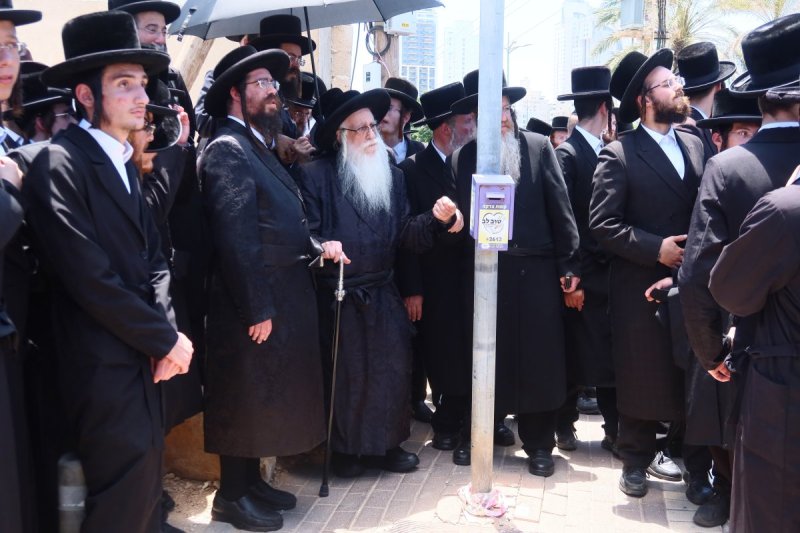 באדיבות המצלם