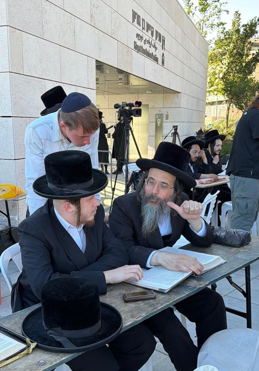 באדיבות המצלם